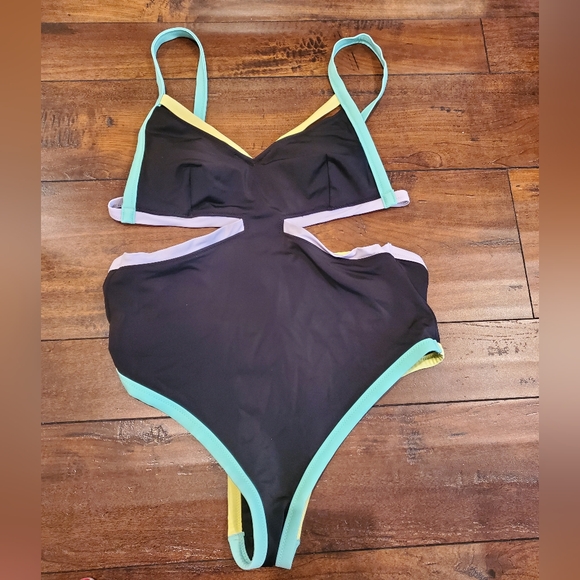 Victoria's Secret 2015 Neon Strappy Monokini Size Medium Swimsuit - Picture 5 of 13